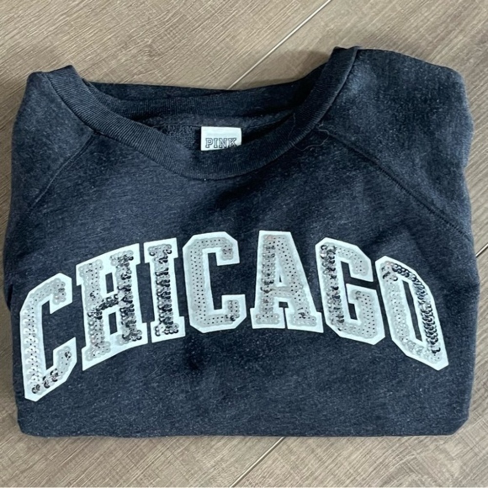 Victoria's Secret Small Pink Chicago Silver Sequin LS Gray Top Chi Town Pullover - Picture 8 of 10